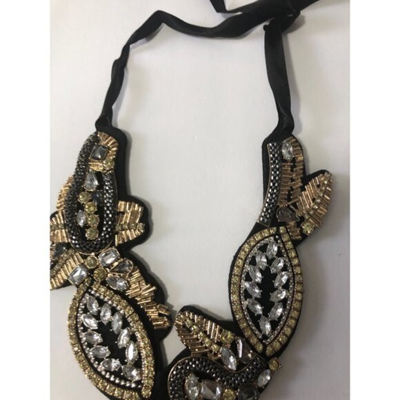 Baroque Statement Necklace - Picture 6 of 6